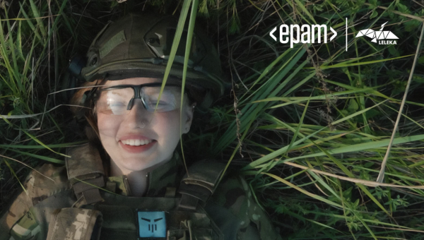 «Я обираю не відчувати щастя ніколи». Бойова медикиня Аляска про їхню спільну з Кубою війну і життя після титрів